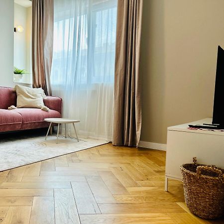 Ultracentral Lux Boutique 1Br Ap Near Subway Bukarest Eksteriør billede