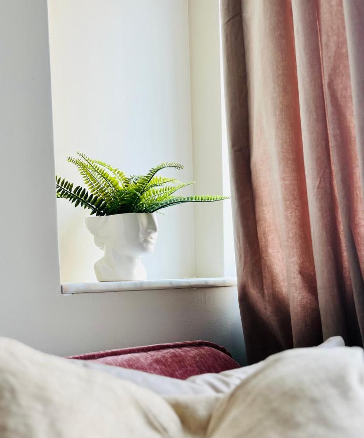 Ultracentral Lux Boutique 1Br Ap Near Subway Bukarest Eksteriør billede