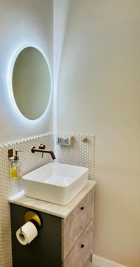 Ultracentral Lux Boutique 1Br Ap Near Subway Bukarest Eksteriør billede