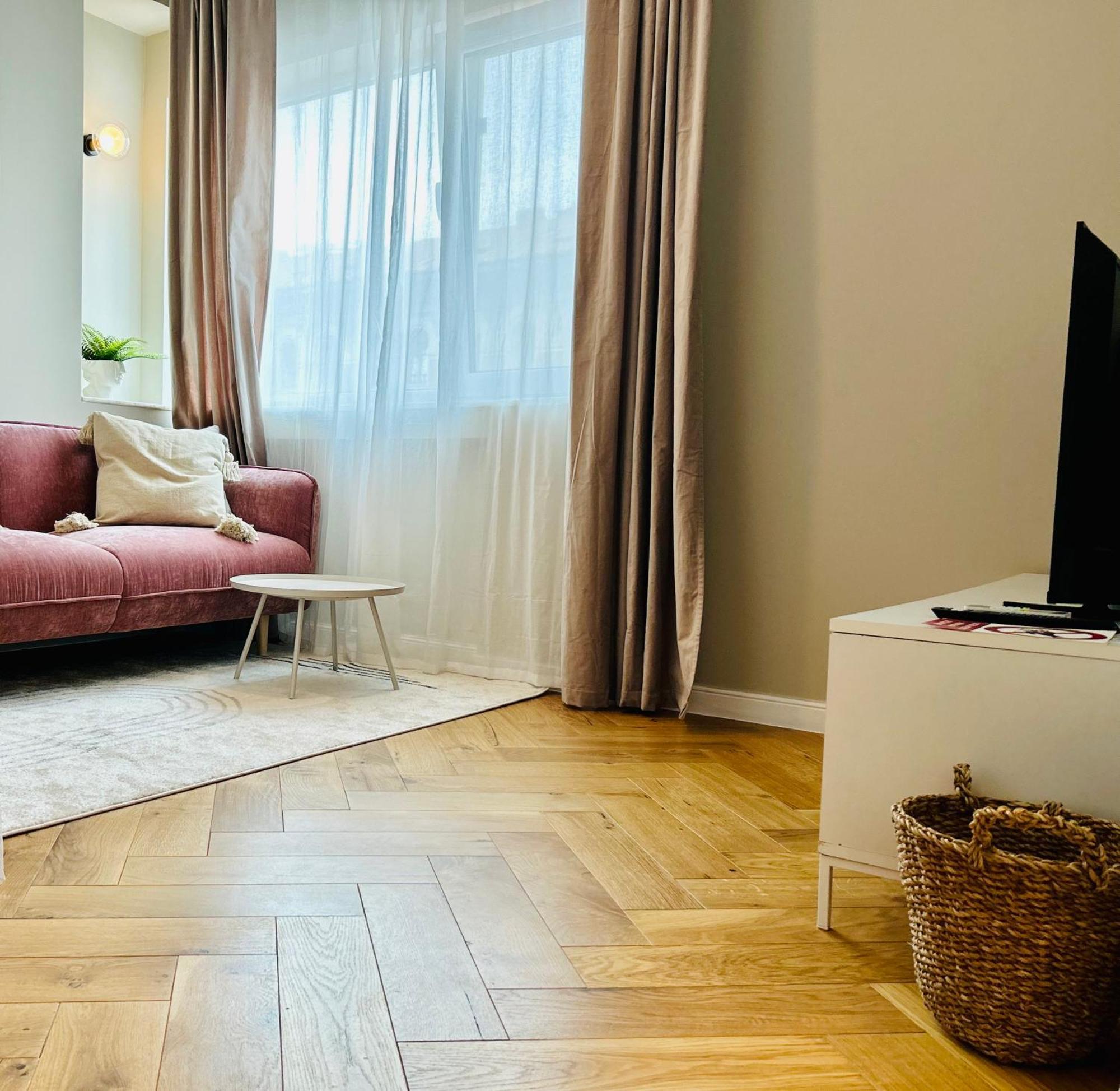 Ultracentral Lux Boutique 1Br Ap Near Subway Bukarest Eksteriør billede